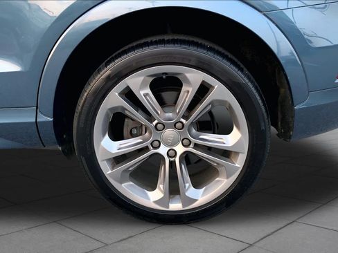 Used 2018 Audi Q3 2.0T Premium w/ Convenience Package AWD/4WD image 11