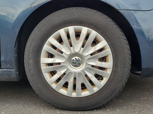 Used 2013 Volkswagen Golf 4-Door image 5