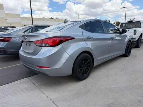Used 2016 Hyundai Elantra SE FWD image 4