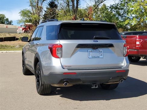 Used 2023 Ford Explorer ST-Line image 2