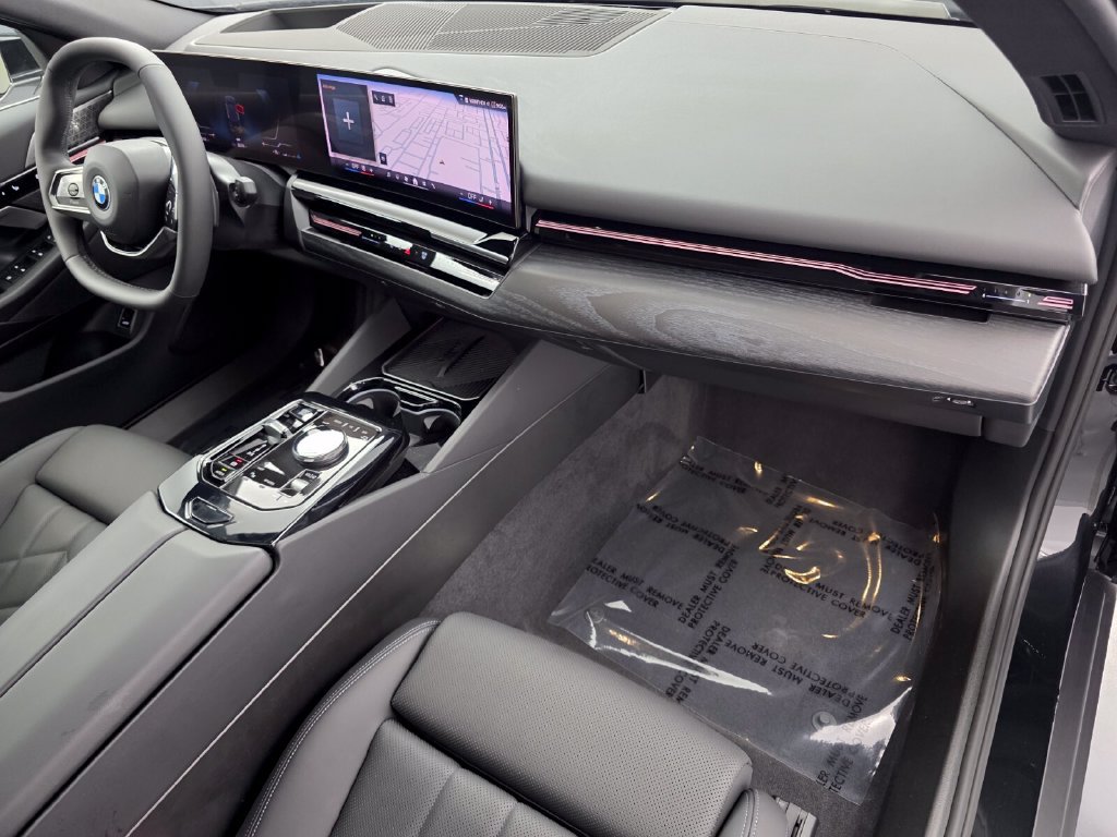 Certified 2024 BMW 530i w/ Premium Package RWD image 28