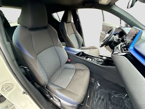 Used 2021 Toyota C-HR XLE FWD image 26