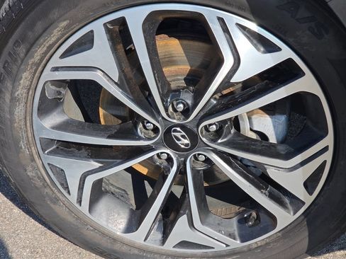 Used 2019 Hyundai Santa Fe FWD image 20