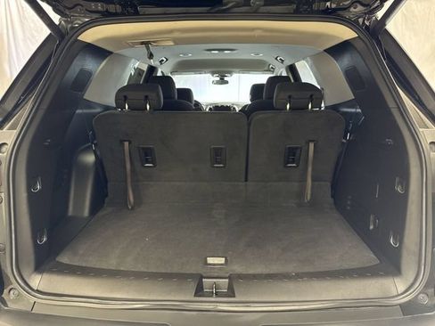 Used 2020 Chevrolet Traverse LT FWD image 25