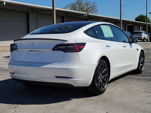 Used 2021 Tesla Model 3 Standard Range Plus image 4