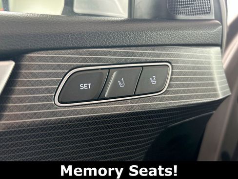 Used 2024 Hyundai Palisade Limited FWD image 13