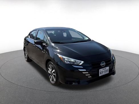 Used 2025 Nissan Versa SV FWD image 3