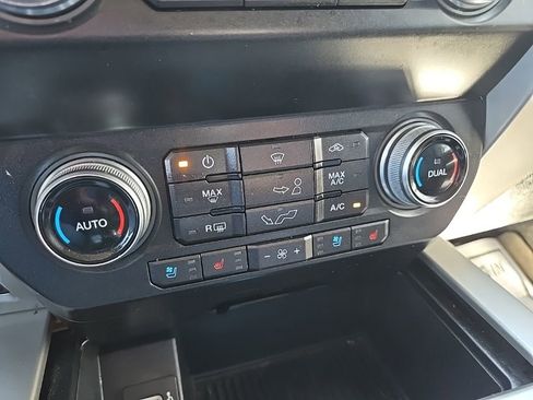 Used 2019 Ford F150 Lariat w/ Equipment Group 502A Luxury AWD/4WD image 91