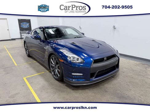Used 2014 Nissan GT-R Premium AWD/4WD image 1