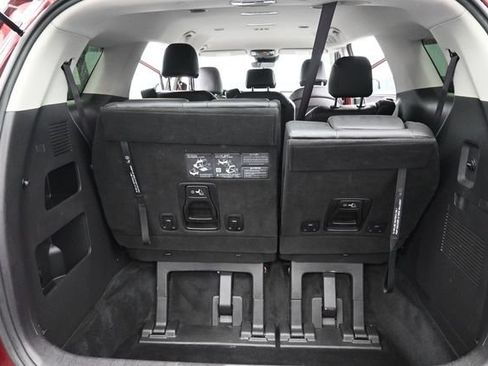 Used 2024 Kia Carnival LX FWD image 27