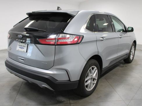 Used 2024 Ford Edge SEL AWD/4WD image 9