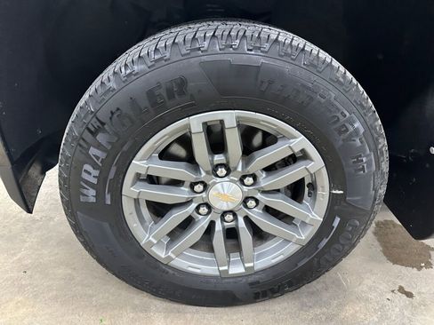 Certified 2024 Chevrolet Colorado LT w/ LT Convenience Package III image 34