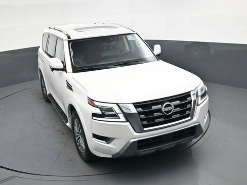 Used 2024 Nissan Armada SL w/ Captain's Chairs Package image 31