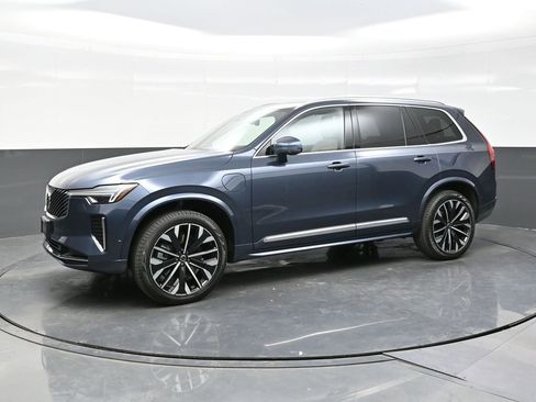 New 2026 Volvo XC90 T8 Ultra w/ Protection Package Premier AWD/4WD image 3