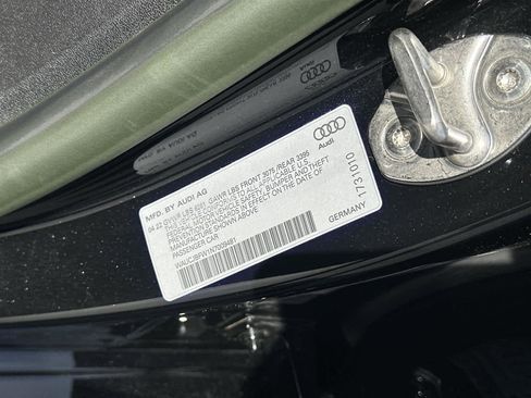 Used 2022 Audi e-tron GT Premium Plus image 22