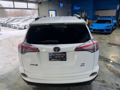 Used 2016 Toyota RAV4 LE image 10