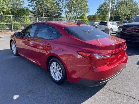 Used 2025 Toyota Camry LE image 7