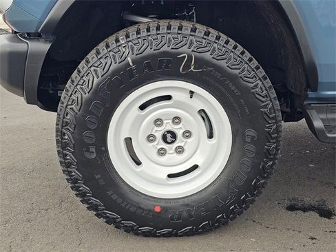 New 2025 Ford Bronco Heritage Edition image 8