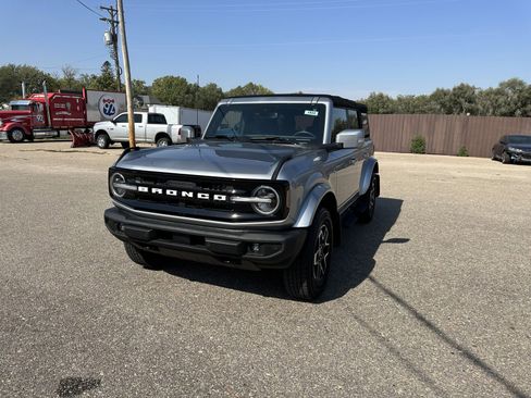 Used 2022 Ford Bronco Outer Banks image 4