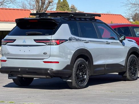 New 2026 Mitsubishi Outlander AWD image 4