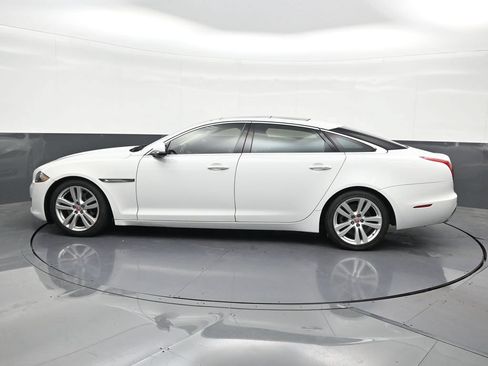 Used 2016 Jaguar XJ L Portfolio RWD image 2