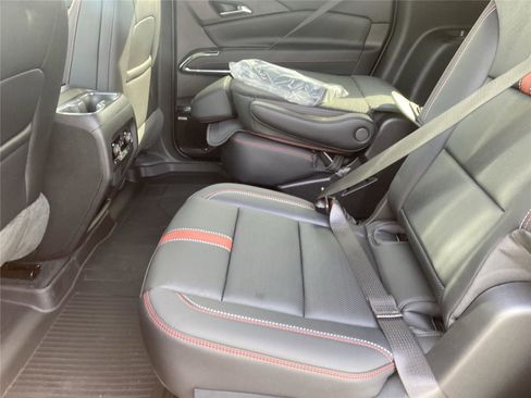 New 2026 Chevrolet Traverse RS w/ LPO, Floor Liner Package image 18