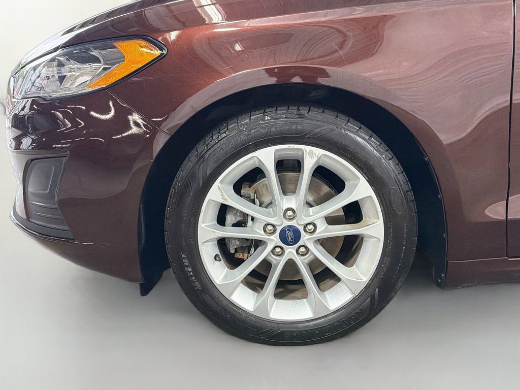 Used 2019 Ford Fusion SE FWD image 31