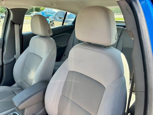 Used 2017 Chevrolet Cruze LT w/ Convenience Package FWD image 17