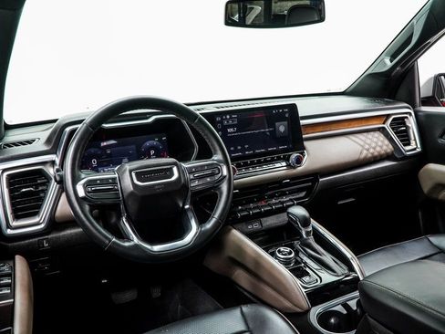 Used 2024 GMC Canyon Denali image 5