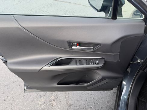 Used 2024 Toyota Venza LE image 13