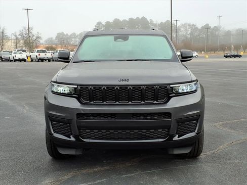 Used 2024 Jeep Grand Cherokee L Altitude image 2