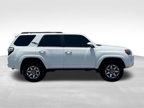 Used 2020 Toyota 4Runner TRD Off-Road AWD/4WD image 9