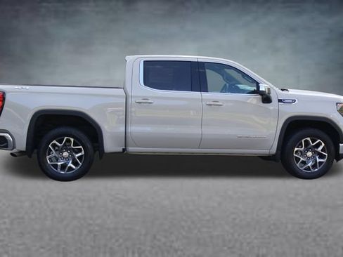 New 2026 GMC Sierra 1500 SLE w/ Preferred Package AWD/4WD image 2