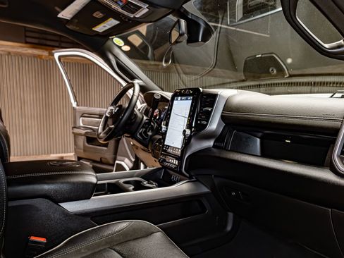 Used 2024 RAM 2500 Laramie w/ Night Edition image 20