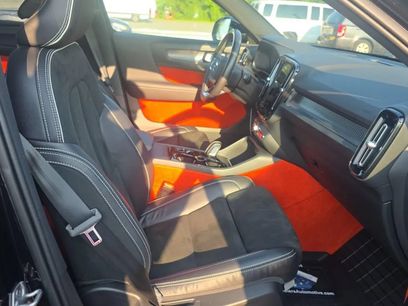 Used 2021 Volvo XC40 T5 R-Design