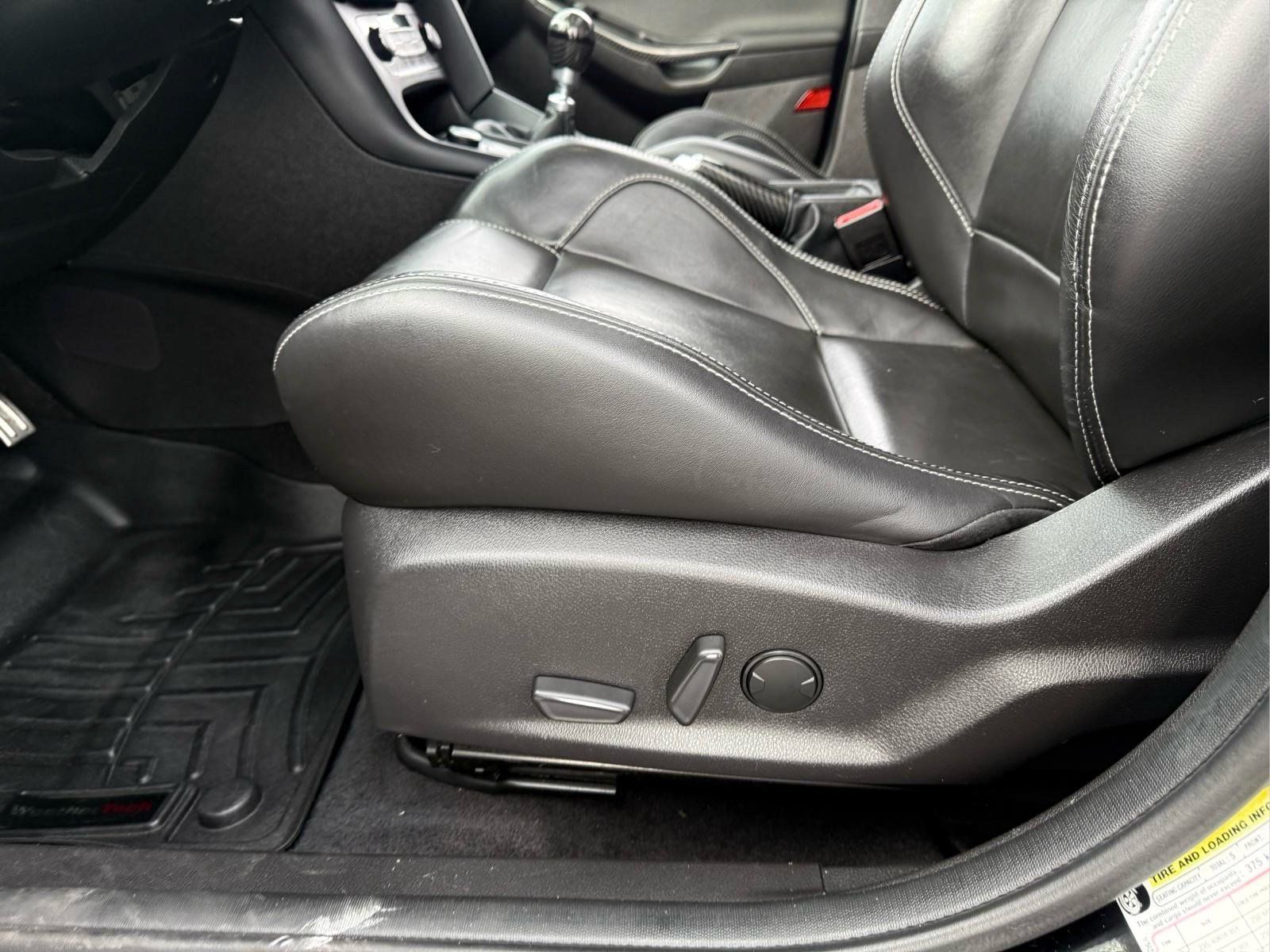 Used 2017 Ford Focus ST w/ Equipment Group 402A FWD image 17