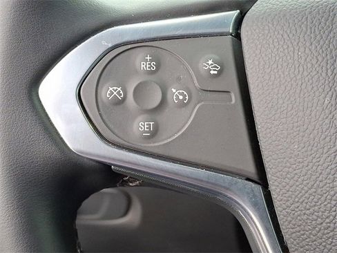 Used 2023 Chevrolet Traverse LT image 18