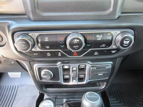 Used 2020 Jeep Gladiator Sport w/ Quick Order Package 24S image 24