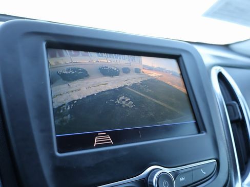 Used 2021 Chevrolet Equinox LT image 34