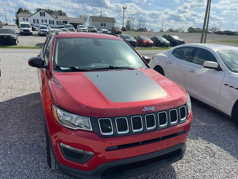 Used 2018 Jeep Compass Sport w/ Mopar Graphics Package image 2