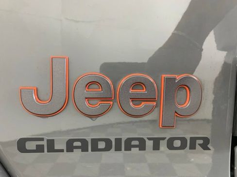 Used 2021 Jeep Gladiator Mojave AWD/4WD image 38