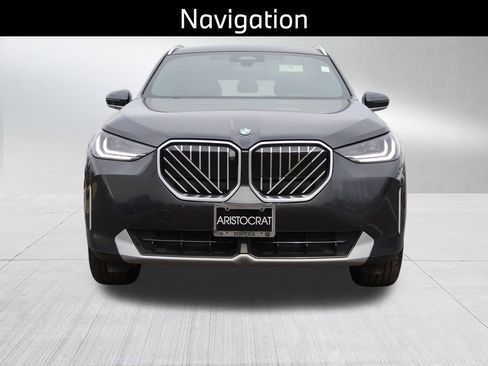 Used 2025 BMW X3 xDrive30i AWD/4WD image 3