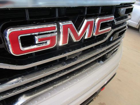 New 2026 GMC Sierra 1500 AT4 w/ AT4 Premium Package AWD/4WD image 24