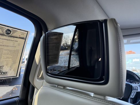 Used 2021 Ford Expedition Platinum image 32