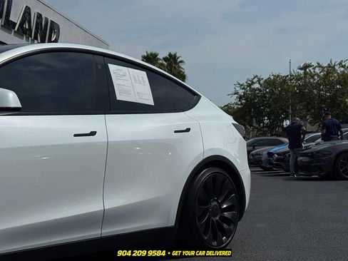 Used 2022 Tesla Model Y Performance AWD/4WD image 3
