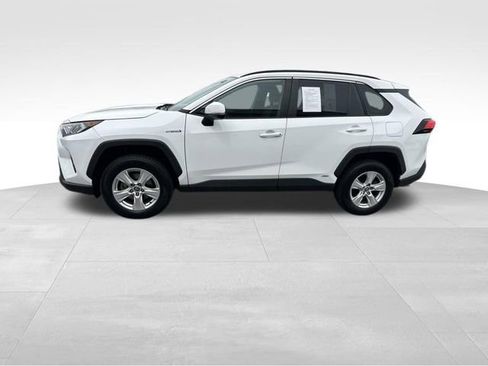 Used 2021 Toyota RAV4 XLE w/ XLE Grade Weather Package AWD/4WD image 25