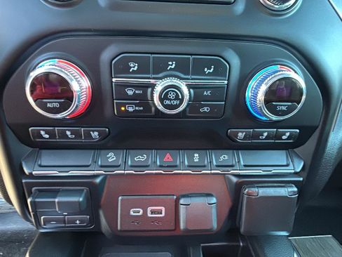 Certified 2020 GMC Sierra 2500 SLT w/ SLT Convenience Package image 20