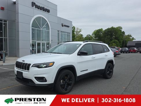 Used 2023 Jeep Cherokee Altitude Lux w/ Mopar Interior Package AWD/4WD image 1