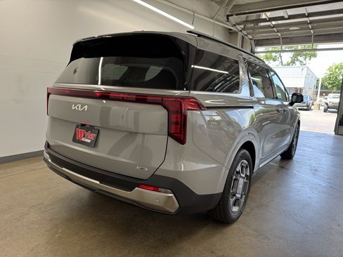 New 2026 Kia Carnival SX image 31