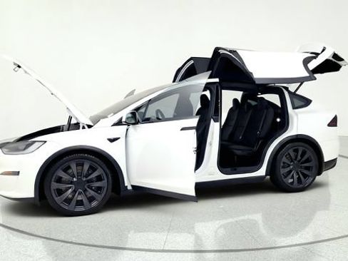 Used 2024 Tesla Model X AWD/4WD image 14